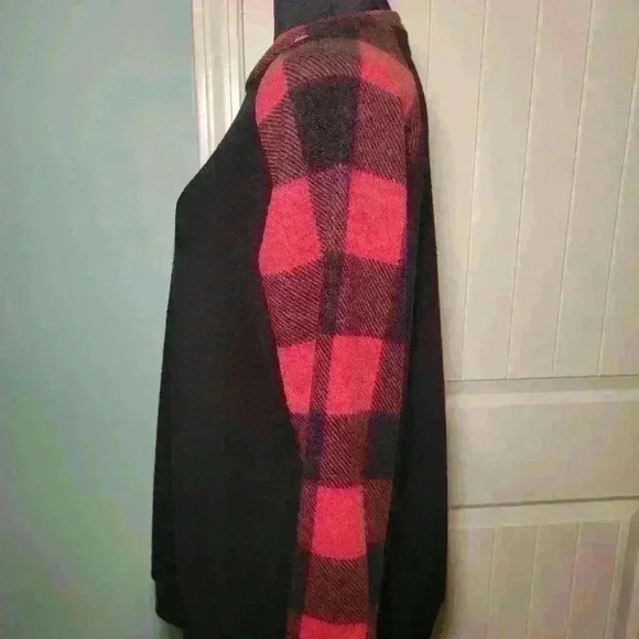 Perfect peach XL Black with red Checker sleeves. - Picture 5 of 10